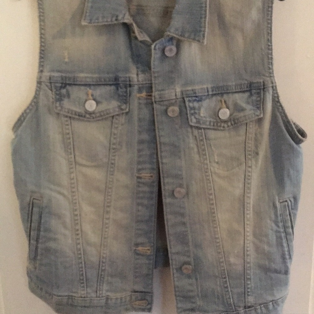 Like New women’s GAP denim vest